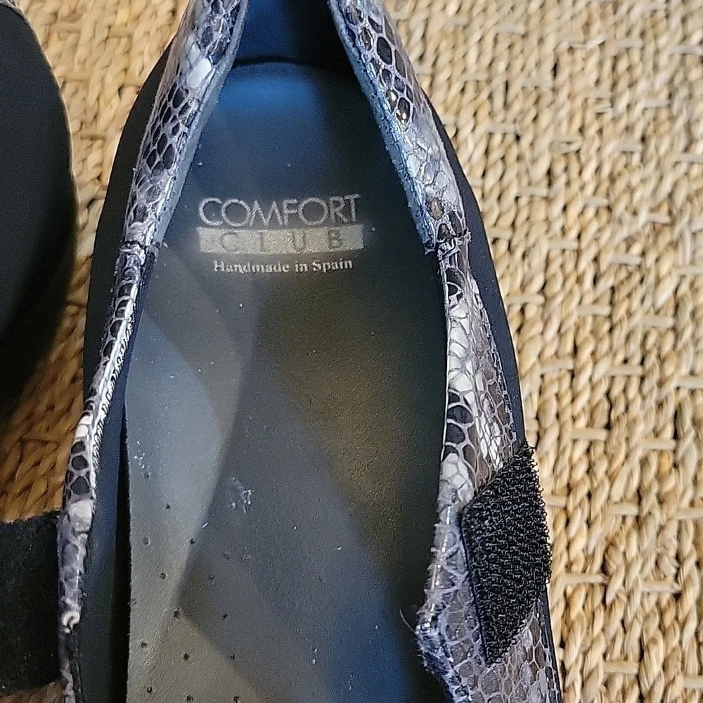 COMFORT CLUB leather snakeskin mary jane wedge shoes. EU size 41 or US 10.5/11.